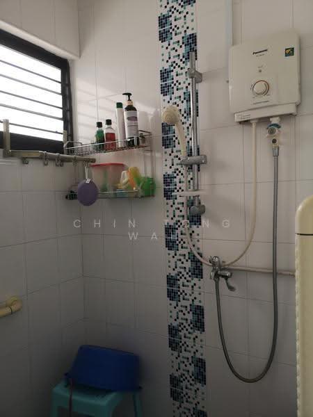 107 Potong Pasir Avenue 1, 107 Potong Pasir Avenue 1, Macpherson / Potong Pasir, 3 Bedrooms, 1,119 sqft, HDB Flat For Sale, by Chin Tong Wah, 500255884 - Upgraded bathroom - PropertyGuru.com.sg
