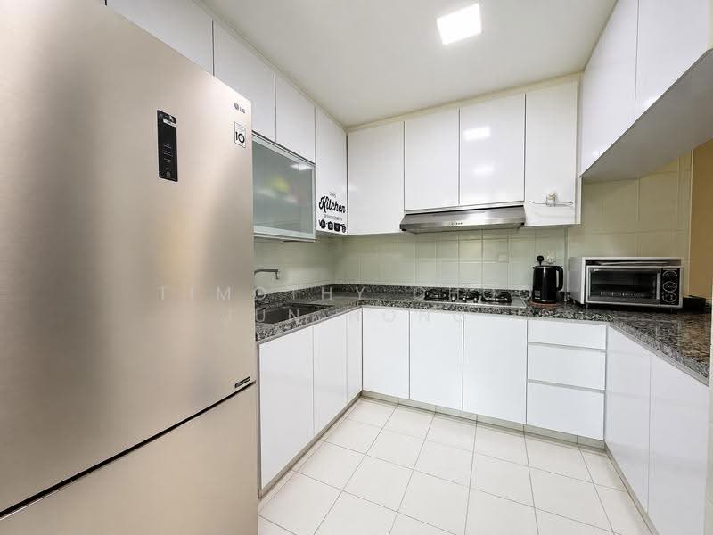 Azalea Park Condo, 6 Flora Road, Changi Airport / Changi Village, 2 Bedrooms, 850 sqft, Condominium For Sale, by Timothy Choo Jun Hong, 500255890 - Kitchen - PropertyGuru.com.sg