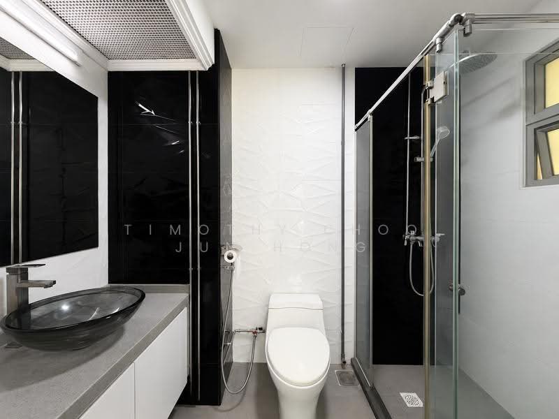 Azalea Park Condo, 6 Flora Road, Changi Airport / Changi Village, 2 Bedrooms, 850 sqft, Condominium For Sale, by Timothy Choo Jun Hong, 500255890 - Bathroom - PropertyGuru.com.sg