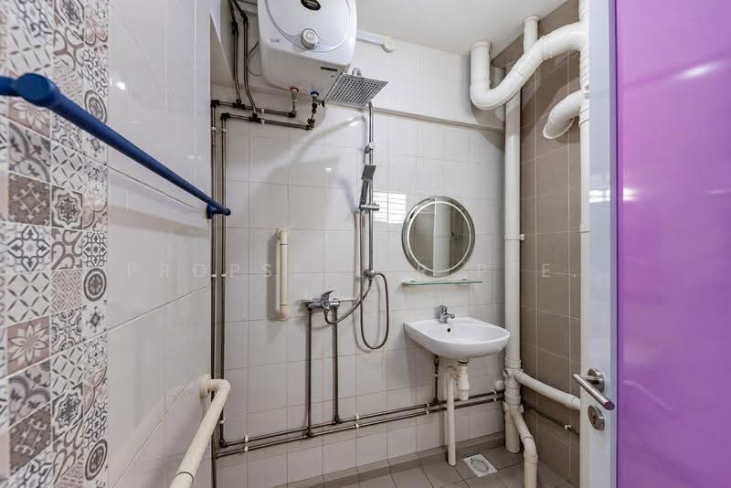 415 Eunos Road 5, 415 Eunos Road 5, Eunos / Geylang / Paya Lebar, 3 Bedrooms, 1,152 sqft, HDB Flat For Sale, by Kelly Tan, 500255896 - Bathroom - PropertyGuru.com.sg