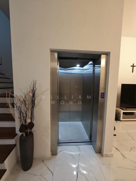 WAK HASSAN DRIVE SEMI DETACHED HOME, Wak Hassan Drive, Sembawang / Yishun, 5 Bedrooms, 5,732 sqft, Semi-Detached House For Sale, by William Wong, 500255912 - In door lift - PropertyGuru.com.sg