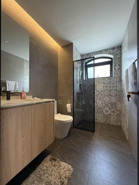 Hillview Corner Terrace. Move in immediately. Walking distance to, Hillview Way, Hillview crescent, Hillview, Dairy Farm / Bukit Panjang / Choa Chu Kang, 5 Bedrooms, 3,800 sqft, Corner Terrace For Sale, by Joyce Sim, 500255916 - Bathroom - PropertyGuru.com.sg