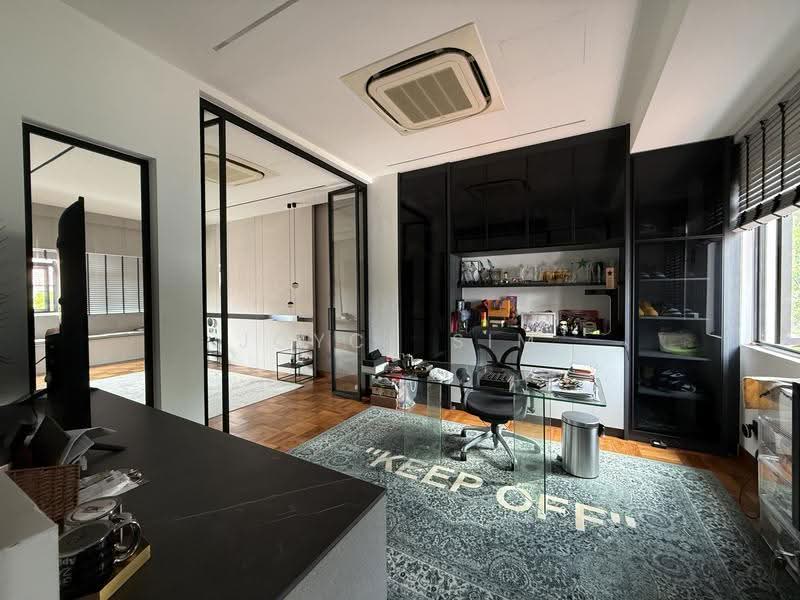 Hillview Corner Terrace. Move in immediately. Walking distance to, Hillview Way, Hillview crescent, Hillview, Dairy Farm / Bukit Panjang / Choa Chu Kang, 5 Bedrooms, 3,800 sqft, Corner Terrace For Sale, by Joyce Sim, 500255916 - Study - PropertyGuru.com.sg