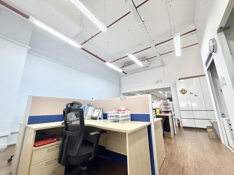 Beautifully Renovated Office Warehouse @ Macpherson, Upper Aljunied / Joo Seng / Kampong Ampat, Eunos / Geylang / Paya Lebar, 2,315 sqft, Light Industrial (B1) For Sale, by Marc Lee, 500255926 - Interior - CommercialGuru.com.sg