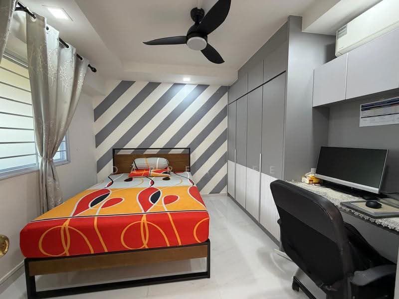 856E Tampines Street 82, 856E Tampines Street 82, Pasir Ris / Tampines, 4 Bedrooms, 1,625 sqft, HDB Flat For Sale, by Darren Lee, 500255934 - Bedroom - PropertyGuru.com.sg