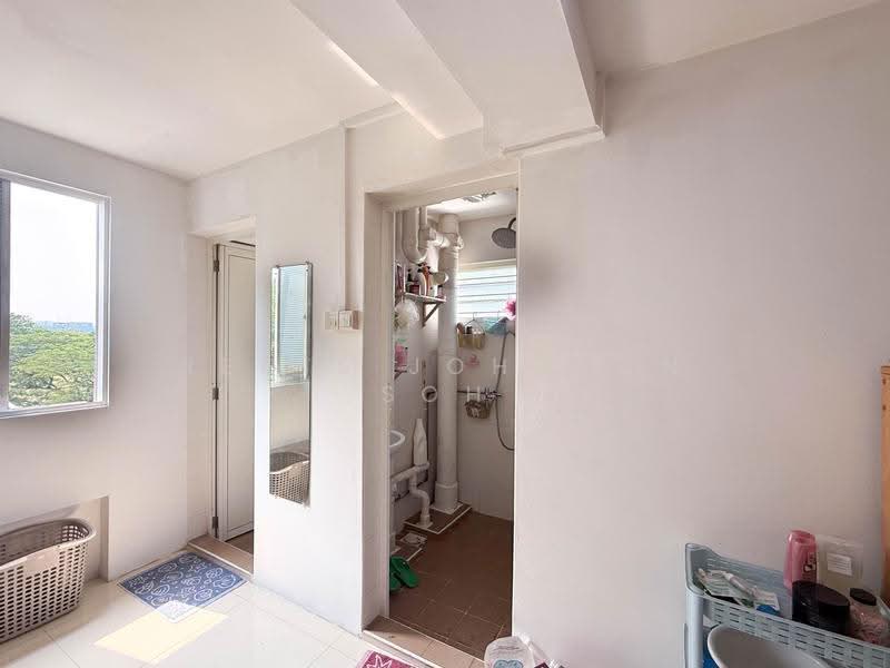 220 Lorong 8 Toa Payoh, 220 Lorong 8 Toa Payoh, Balestier / Toa Payoh, 3 Bedrooms, 882 sqft, HDB Flat For Rent, by Regis Johnson Soh, 500255949 - Bathroom - PropertyGuru.com.sg