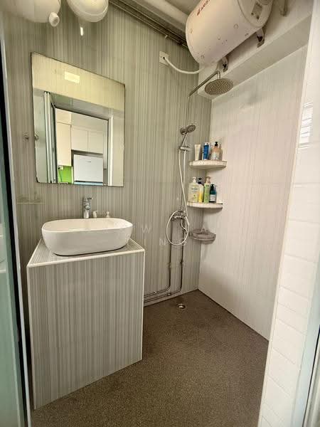 687C Choa Chu Kang Drive, 687C Choa Chu Kang Drive, Dairy Farm / Bukit Panjang / Choa Chu Kang, Room Rental, 150 sqft, HDB Flat For Rent, by Liow Hai Ting, 500255950 - Bathroom - PropertyGuru.com.sg