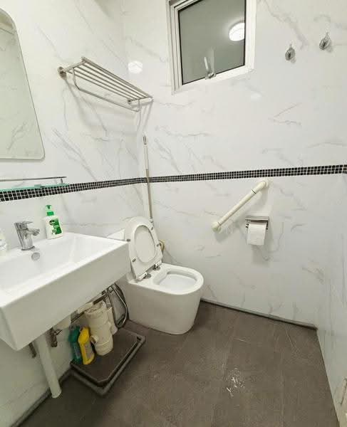 205 Choa Chu Kang Central, 205 Choa Chu Kang Central, Dairy Farm / Bukit Panjang / Choa Chu Kang, 4 Bedrooms, 1,313 sqft, HDB Flat For Sale, by Josephine Lim, 500255974 - PropertyGuru.com.sg