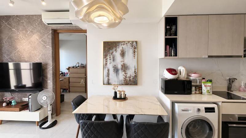 Whistler Grand, 107 West Coast Vale, Buona Vista / West Coast / Clementi New Town, 2 Bedrooms, 614 sqft, Condominium For Sale, by Alize Ng, 500255992 - Living Room - PropertyGuru.com.sg