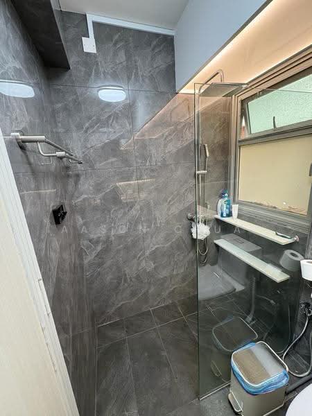 17A MacPherson Residency, 17A Circuit Road, Macpherson / Potong Pasir, 3 Bedrooms, 1,001 sqft, HDB Flat For Rent, by Aason Chua, 500256013 - Bathroom - PropertyGuru.com.sg