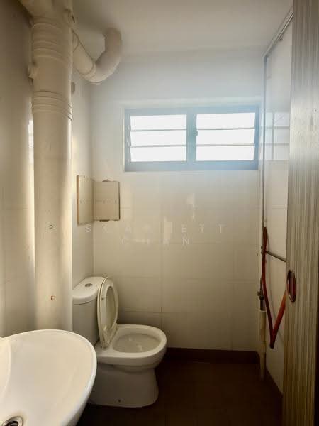 125 Yishun Street 11, 125 Yishun Street 11, Sembawang / Yishun, 2 Bedrooms, 721 sqft, HDB Flat For Sale, by Scarlett Chan, 500256023 - Bathroom - PropertyGuru.com.sg