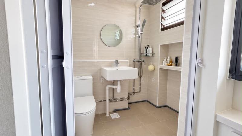 213 Pasir Ris Street 21, 213 Pasir Ris Street 21, Pasir Ris / Tampines, 3 Bedrooms, 1,141 sqft, HDB Flat For Sale, by Faris Ar, 500256026 - Bathroom - PropertyGuru.com.sg