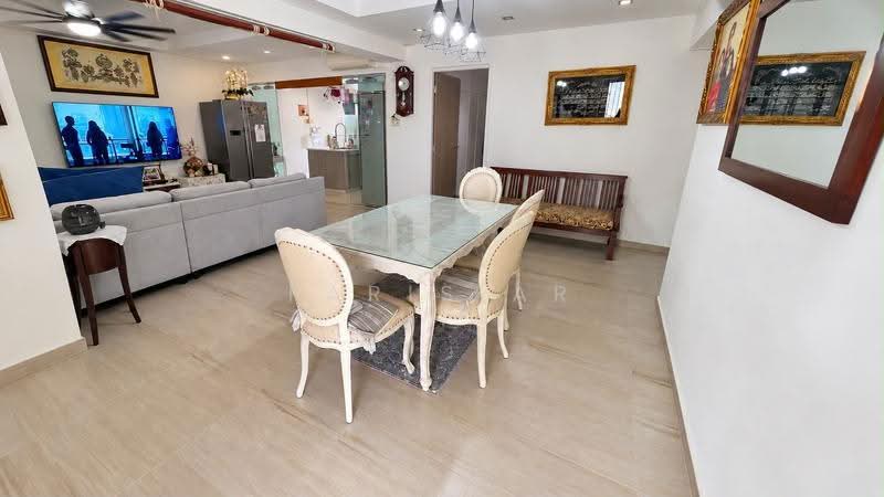 213 Pasir Ris Street 21, 213 Pasir Ris Street 21, Pasir Ris / Tampines, 3 Bedrooms, 1,141 sqft, HDB Flat For Sale, by Faris Ar, 500256026 - Living Room - PropertyGuru.com.sg