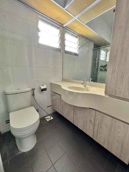 455A Teck Ghee Parkview, 455A Ang Mo Kio Street 44, Ang Mo Kio / Bishan / Thomson, 3 Bedrooms, 1,216 sqft, HDB Flat For Rent, by Shiwei Kwong, 500256027 - Bathroom - PropertyGuru.com.sg