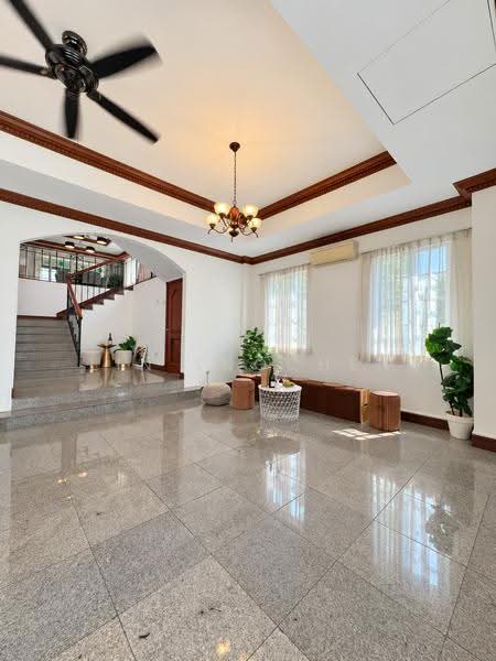 Gentle Villas, 74 Gentle Drive, Newton / Novena, 5 Bedrooms, 2,900 sqft, Detached House For Sale, by Lin LuoChen, 500256047 - Living Room - PropertyGuru.com.sg