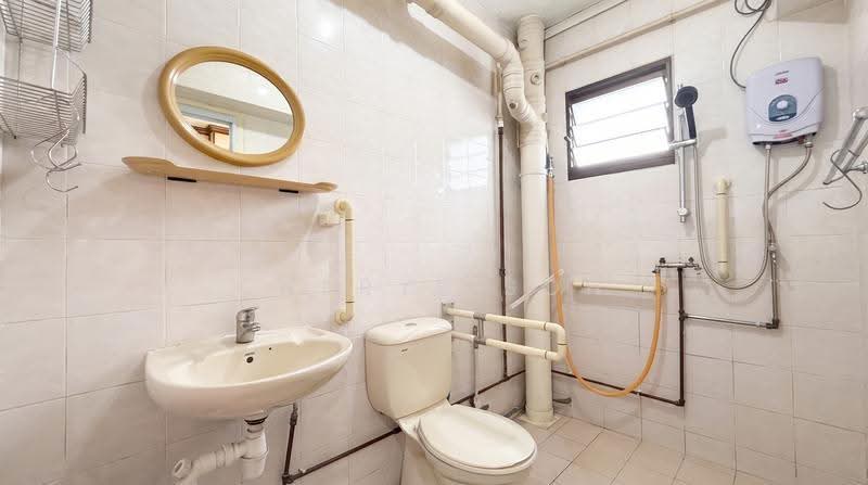 547 Woodlands Drive 16, 547 Woodlands Drive 16, Admiralty / Woodlands, 3 Bedrooms, 1,302 sqft, HDB Flat For Sale, by Cheryl Soh, 500256049 - Common Bathroom - PropertyGuru.com.sg