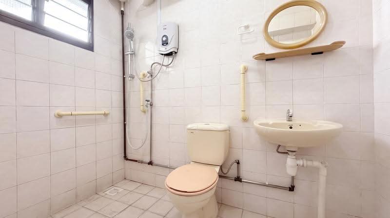 547 Woodlands Drive 16, 547 Woodlands Drive 16, Admiralty / Woodlands, 3 Bedrooms, 1,302 sqft, HDB Flat For Sale, by Cheryl Soh, 500256049 - Master Bathroom - PropertyGuru.com.sg