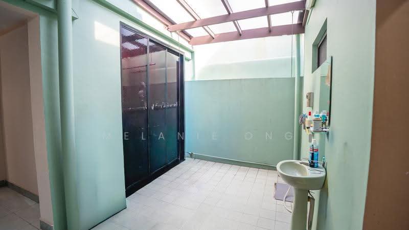 Sembawang Hills Estate, Sembawang Hills Drive, Ang Mo Kio / Bishan / Thomson, 4 Bedrooms, 2,131 sqft, Corner Terrace For Sale, by Melanie Ong, 500256050 - Bathroom - PropertyGuru.com.sg