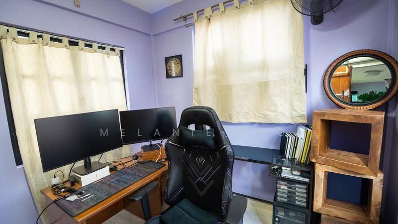 Sembawang Hills Estate, Sembawang Hills Drive, Ang Mo Kio / Bishan / Thomson, 4 Bedrooms, 2,131 sqft, Corner Terrace For Sale, by Melanie Ong, 500256050 - Study - PropertyGuru.com.sg
