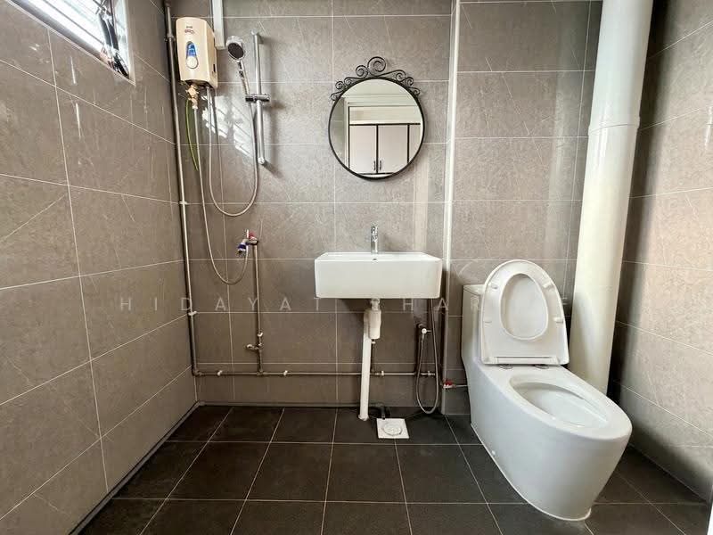 536 Serangoon North Avenue 4, 536 Serangoon North Avenue 4, Hougang / Punggol / Sengkang, 3 Bedrooms, 1,109 sqft, HDB Flat For Sale, by Hidayat Shariff, 500256056 - Bathroom - PropertyGuru.com.sg