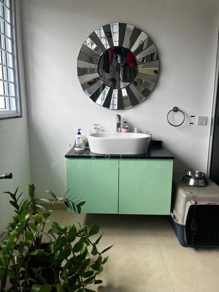 9 Bedok South Avenue 2, 9 Bedok South Avenue 2, Bedok / Upper East Coast, 3 Bedrooms, 1,432 sqft, HDB Flat For Sale, by R Parthiban, 500256057 - Bathroom - PropertyGuru.com.sg