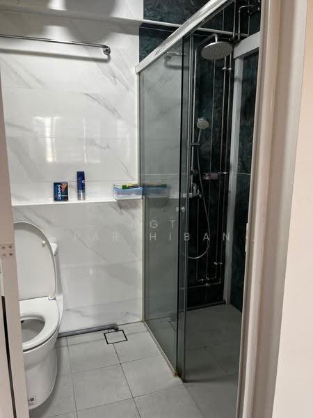 9 Bedok South Avenue 2, 9 Bedok South Avenue 2, Bedok / Upper East Coast, 3 Bedrooms, 1,432 sqft, HDB Flat For Sale, by R Parthiban, 500256057 - Bathroom - PropertyGuru.com.sg