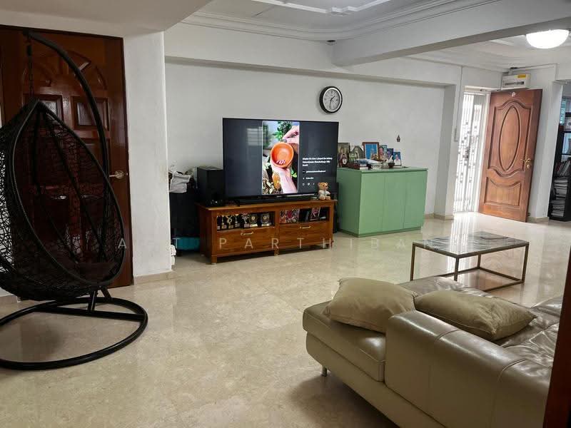 9 Bedok South Avenue 2, 9 Bedok South Avenue 2, Bedok / Upper East Coast, 3 Bedrooms, 1,432 sqft, HDB Flat For Sale, by R Parthiban, 500256057 - Living Room - PropertyGuru.com.sg