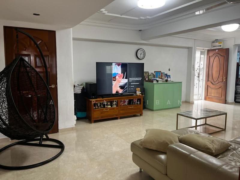 9 Bedok South Avenue 2, 9 Bedok South Avenue 2, Bedok / Upper East Coast, 3 Bedrooms, 1,432 sqft, HDB Flat For Sale, by R Parthiban, 500256057 - Living Room - PropertyGuru.com.sg