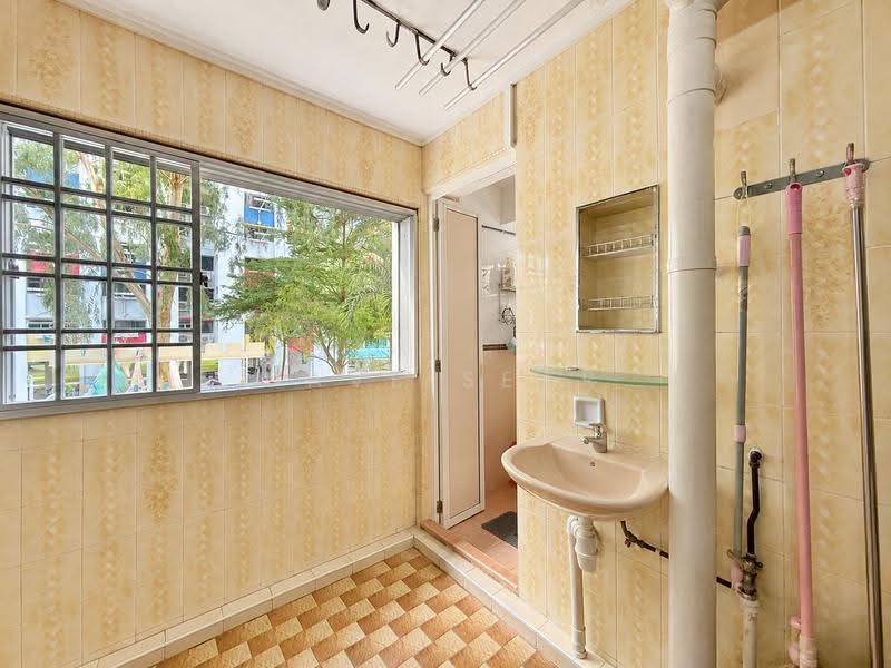 104 Aljunied Crescent, 104 Aljunied Crescent, Eunos / Geylang / Paya Lebar, 3 Bedrooms, 990 sqft, HDB Flat For Sale, by Dave Sear, 500256062 - Common Toilet - PropertyGuru.com.sg
