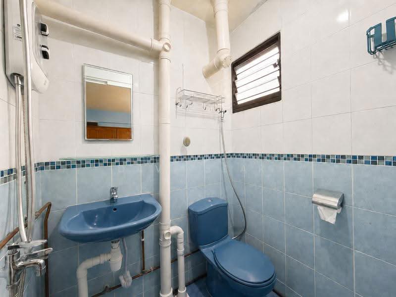 104 Aljunied Crescent, 104 Aljunied Crescent, Eunos / Geylang / Paya Lebar, 3 Bedrooms, 990 sqft, HDB Flat For Sale, by Dave Sear, 500256062 - Master Bathroom - PropertyGuru.com.sg
