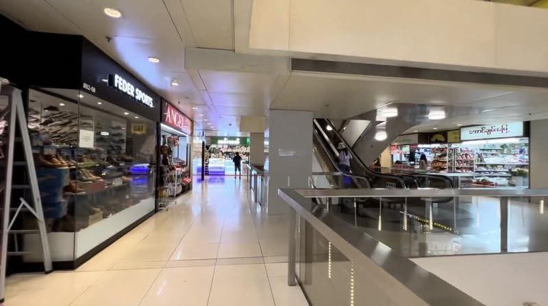 Peninsula Plaza, 111 North Bridge Road, City Hall / Clarke Quay, 2,454 sqft, Mall Shop For Sale, by Alvin Chua, 500256066 - Interior - CommercialGuru.com.sg