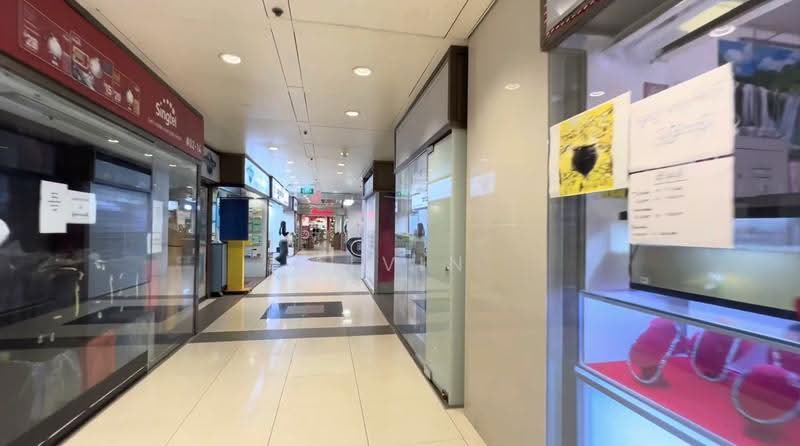 Peninsula Plaza, 111 North Bridge Road, City Hall / Clarke Quay, 2,454 sqft, Mall Shop For Sale, by Alvin Chua, 500256066 - Corridor - CommercialGuru.com.sg