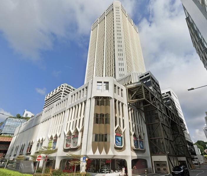 Peninsula Plaza, 111 North Bridge Road, City Hall / Clarke Quay, 2,454 sqft, Mall Shop For Sale, by Alvin Chua, 500256066 - Exterior - CommercialGuru.com.sg