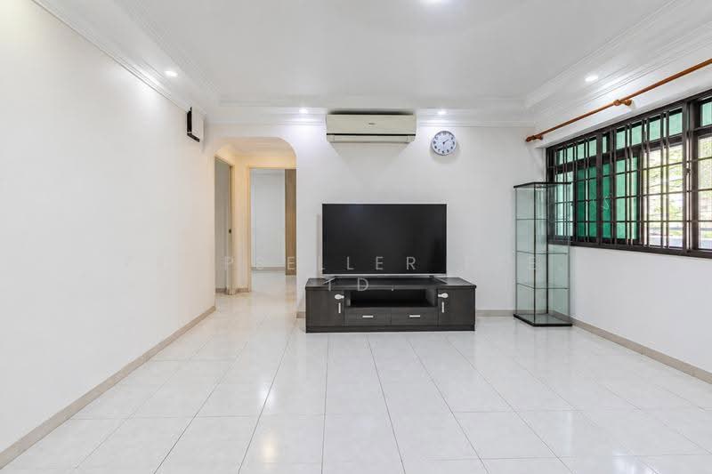 679C Jurong West Central 1, 679C Jurong West Central 1, Boon Lay / Jurong / Tuas, 3 Bedrooms, 1,012 sqft, HDB Flat For Sale, by Reine Chan, 500256069 - Living Room - PropertyGuru.com.sg