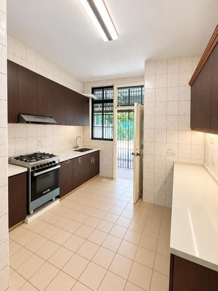 Garlick Ville, 7, Tanglin / Holland / Bukit Timah, 5 Bedrooms, 2,700 sqft, Terraced House For Rent, by Geralyn Ng, 500256070 - Kitchen - PropertyGuru.com.sg