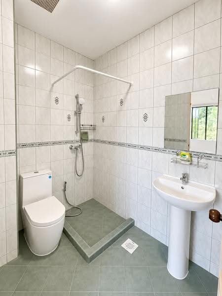 Garlick Ville, 7, Tanglin / Holland / Bukit Timah, 5 Bedrooms, 2,700 sqft, Terraced House For Rent, by Geralyn Ng, 500256070 - PropertyGuru.com.sg