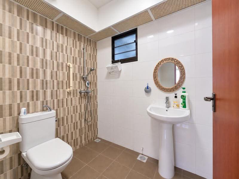 608C Tampines North Drive 1, 608C Tampines North Drive 1, Pasir Ris / Tampines, Room Rental, 200 sqft, HDB Flat For Rent, by Jerome Woo, 500256083 - Bathroom - PropertyGuru.com.sg