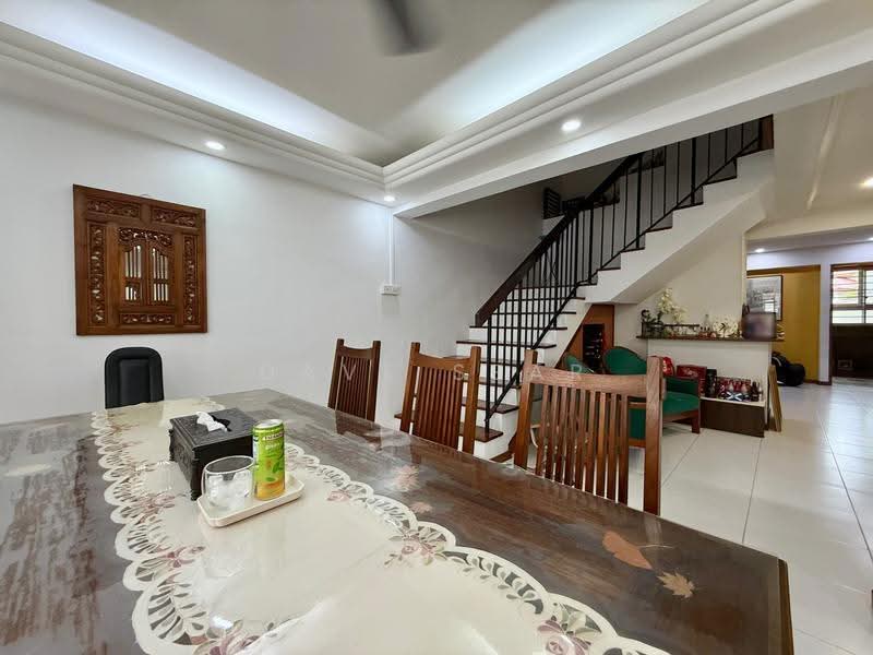 326 Bukit Batok Street 33, 326 Bukit Batok Street 33, Dairy Farm / Bukit Panjang / Choa Chu Kang, 3 Bedrooms, 1,646 sqft, HDB Flat For Sale, by Dave Sear, 500256094 - Dining Room - PropertyGuru.com.sg