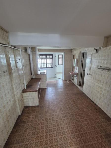 18 Bedok South Road, 18 Bedok South Road, Bedok / Upper East Coast, 2 Bedrooms, 699 sqft, HDB Flat For Rent, by James Wong, 500256095 - Kitchen - PropertyGuru.com.sg