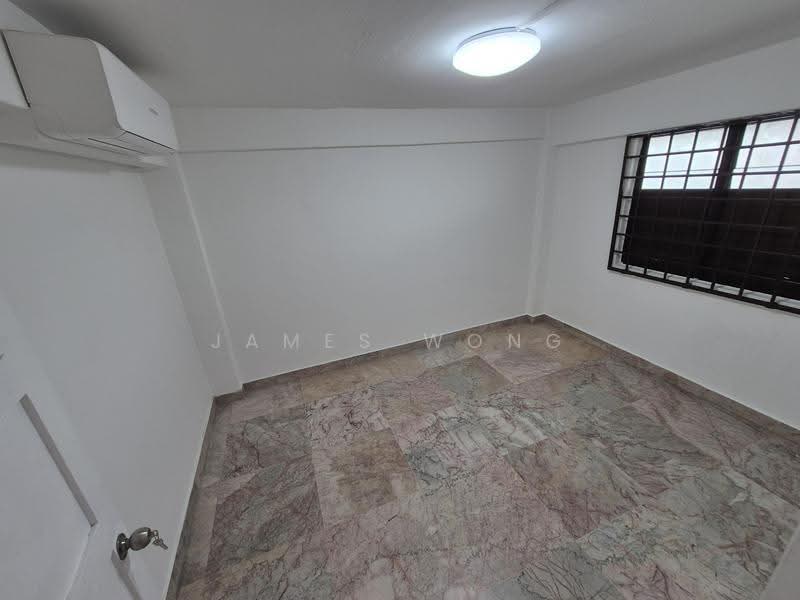 18 Bedok South Road, 18 Bedok South Road, Bedok / Upper East Coast, 2 Bedrooms, 699 sqft, HDB Flat For Rent, by James Wong, 500256095 - Bedroom 2 - PropertyGuru.com.sg