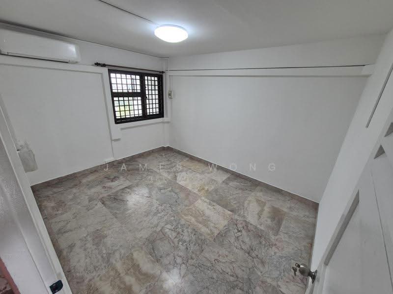 18 Bedok South Road, 18 Bedok South Road, Bedok / Upper East Coast, 2 Bedrooms, 699 sqft, HDB Flat For Rent, by James Wong, 500256095 - Bedroom 1 - PropertyGuru.com.sg