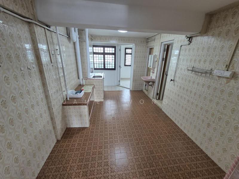 18 Bedok South Road, 18 Bedok South Road, Bedok / Upper East Coast, 2 Bedrooms, 699 sqft, HDB Flat For Rent, by James Wong, 500256095 - Kitchen - PropertyGuru.com.sg