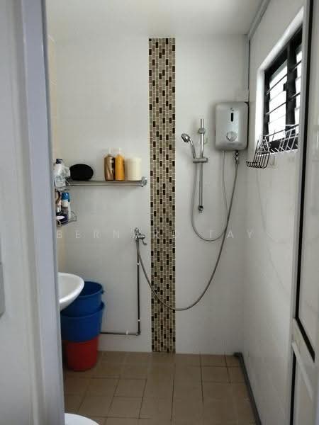 249 Yishun Avenue 9, 249 Yishun Avenue 9, Sembawang / Yishun, Room Rental, 140 sqft, HDB Flat For Rent, by Bernard Tay, 500256097 - Bathroom - PropertyGuru.com.sg