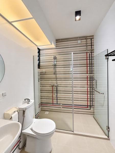 420C Northshore Drive, 420C Northshore Drive, Hougang / Punggol / Sengkang, 3 Bedrooms, 1,238 sqft, HDB Flat For Rent, by Celia Chong 张瑂籣, 500256110 - Bathroom - PropertyGuru.com.sg
