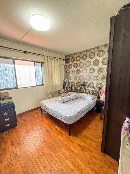 142 Bukit Batok Street 11, 142 Bukit Batok Street 11, Dairy Farm / Bukit Panjang / Choa Chu Kang, 3 Bedrooms, 1,593 sqft, HDB Flat For Sale, by Ram Subra, 500256112 - Master Bedroom - PropertyGuru.com.sg