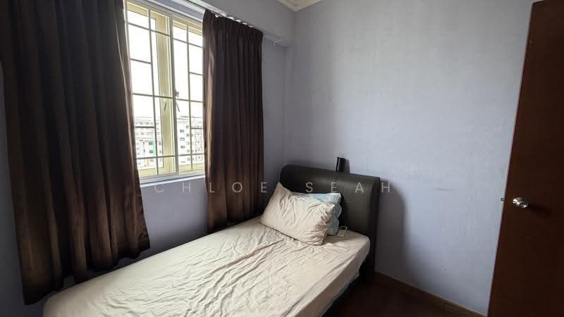 Rivervale Crest, 5 Rivervale Crescent, Hougang / Punggol / Sengkang, 3 Bedrooms, 1,152 sqft, Condominium For Sale, by Chloe Seah, 500256118 - Bedroom - PropertyGuru.com.sg