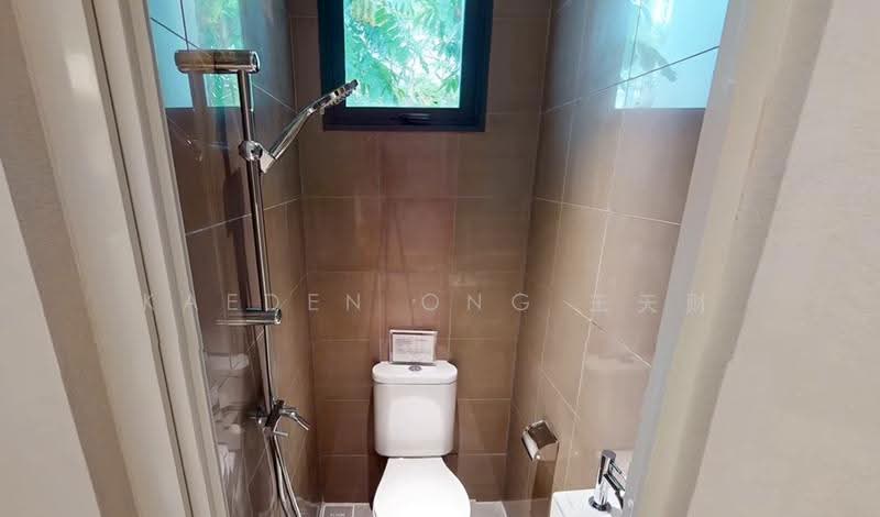 The LakeGarden Residences, 80 Yuan Ching Road, Boon Lay / Jurong / Tuas, 3 Bedrooms, 2,002 sqft, Condominium For Sale, by Kaeden Ong 王天财, 500256123 - Bathroom - PropertyGuru.com.sg