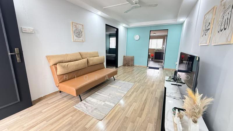 322 Bukit Batok Street 33, 322 Bukit Batok Street 33, Dairy Farm / Bukit Panjang / Choa Chu Kang, Room Rental, 100 sqft, HDB Flat For Rent, by Isthiqlal Turino, 500256141 - Living Room - PropertyGuru.com.sg
