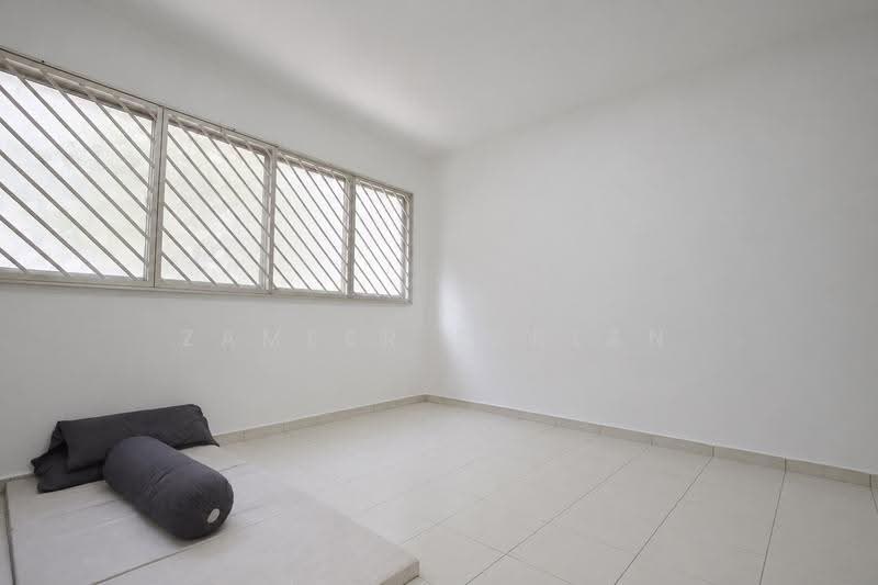 111 Teck Whye Lane, 111 Teck Whye Lane, Dairy Farm / Bukit Panjang / Choa Chu Kang, 3 Bedrooms, 1,108 sqft, HDB Flat For Sale, by Zameer Serlan, 500256142 - Bedroom 1 - PropertyGuru.com.sg