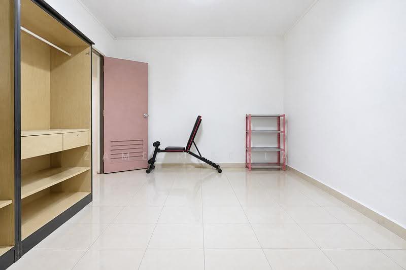111 Teck Whye Lane, 111 Teck Whye Lane, Dairy Farm / Bukit Panjang / Choa Chu Kang, 3 Bedrooms, 1,108 sqft, HDB Flat For Sale, by Zameer Serlan, 500256142 - Master Bedroom - PropertyGuru.com.sg